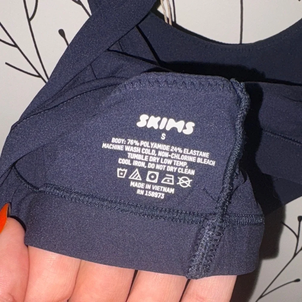 SKIMS Fits Everybody Scoop Bralette - Picture 4 of 6